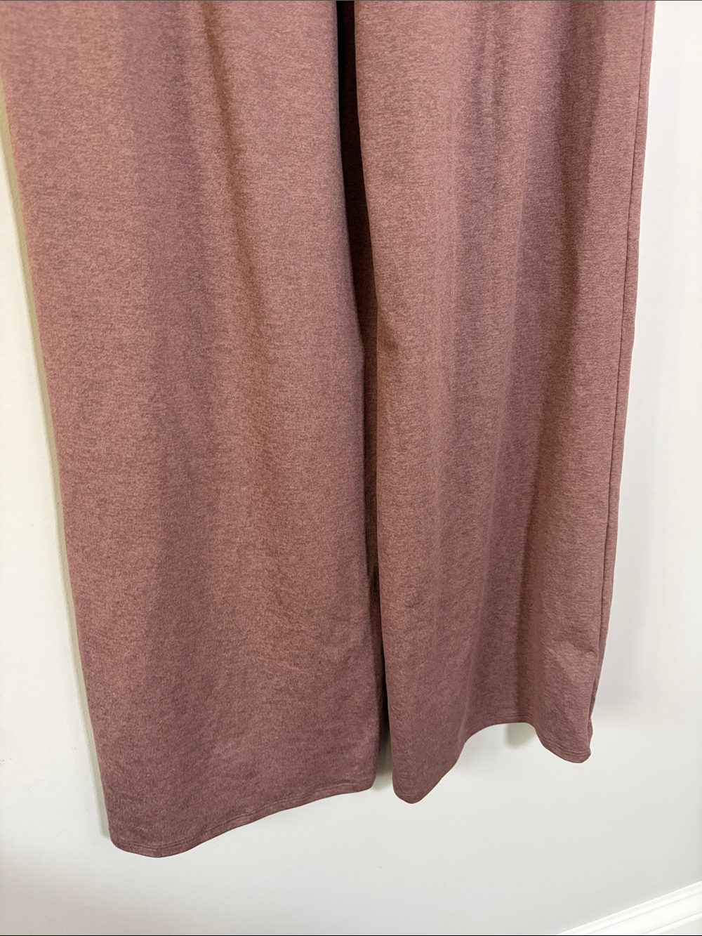 Vuori Halo Essential Wideleg Pant Sable Heather Womens Pockets DreamKnit M NEW - Picture 9 of 13
